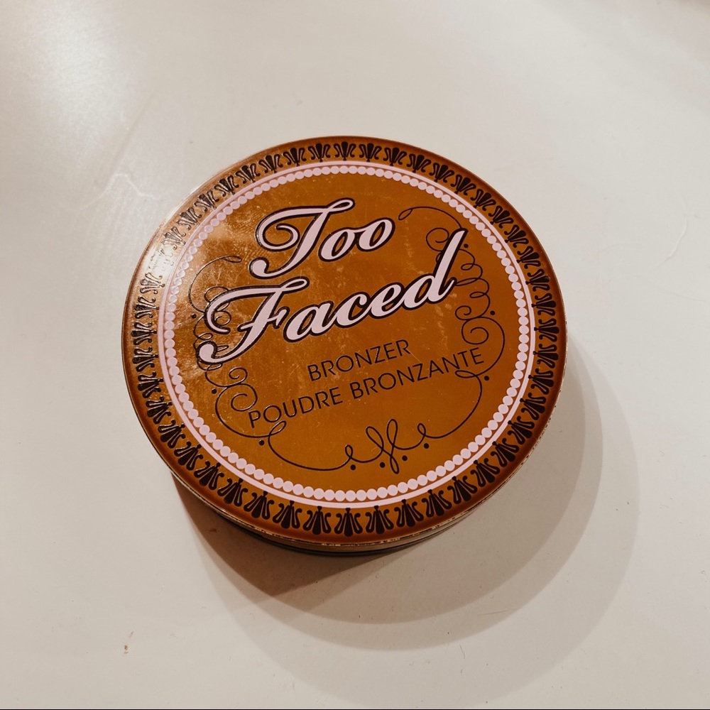 Too Faced Bunny Bronzer. Deep.